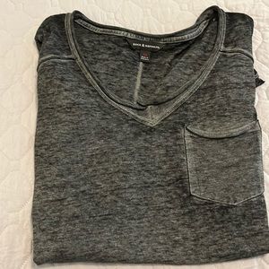 Rock and Republic woman’s v-neck tee